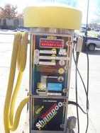 Carpet shampoo vacuum machine